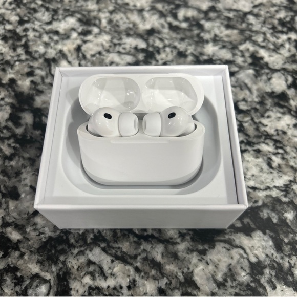 NIB Apple AirPod Pro 3 - Picture 4 of 7